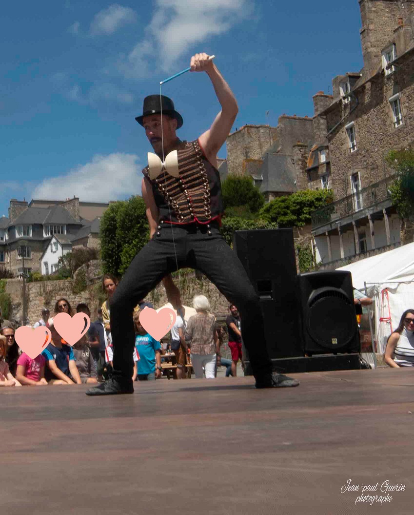 Sylvestre, le dompteur de diabolo