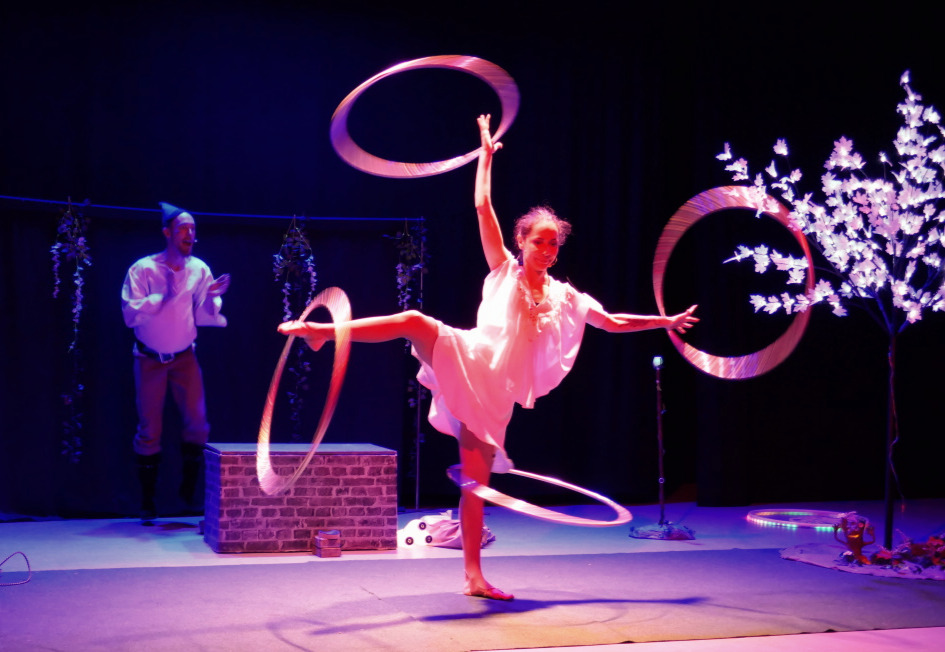 Ailina est très douée avec ses anneaux